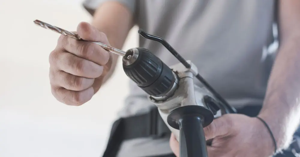 Drill bit correctly installed in an impact driver