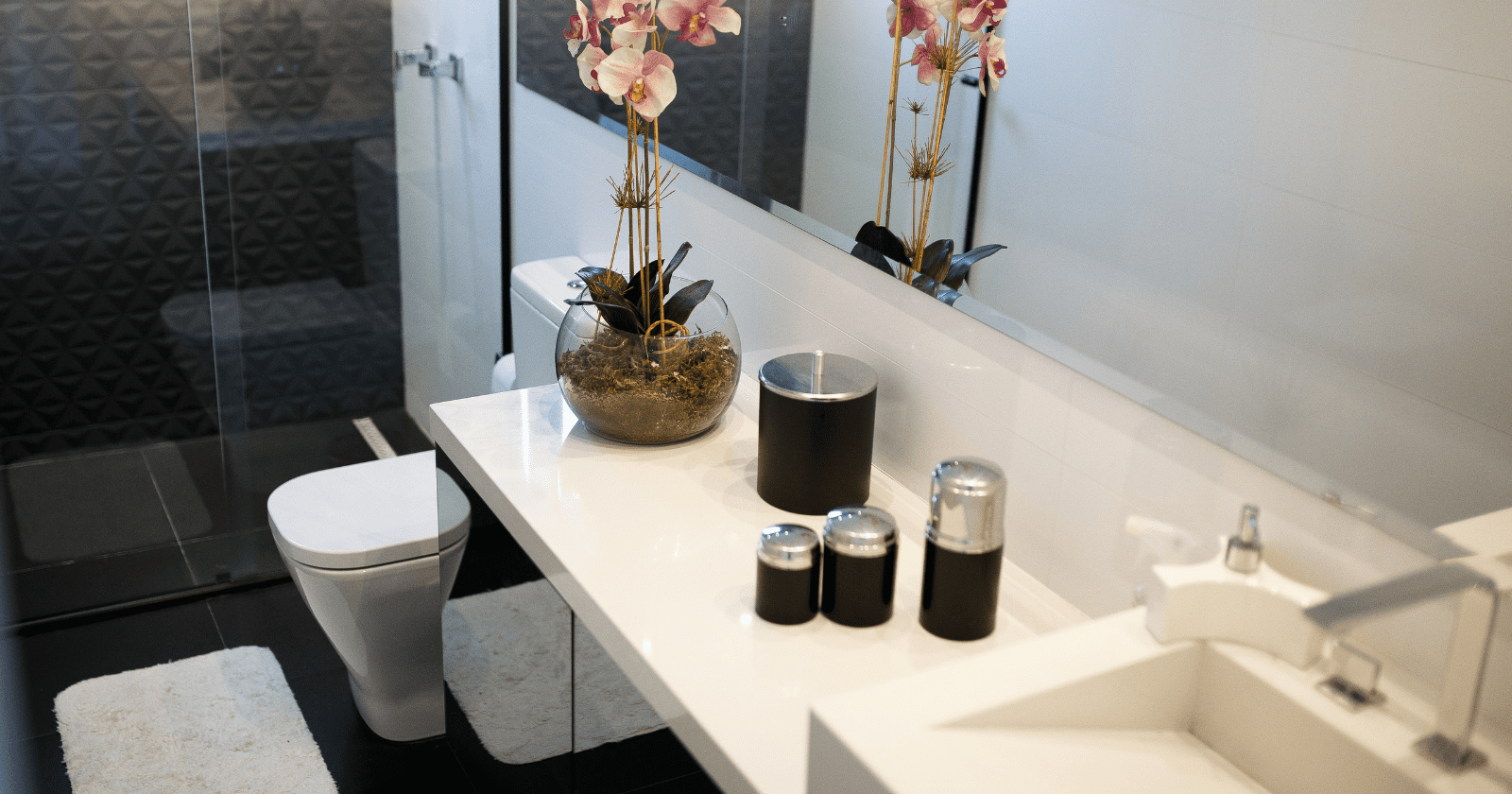 9 Small Bathroom Layout Ideas to Maximize Space and Style