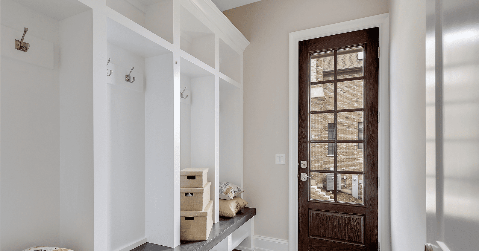 7 Mudroom Shelf Ideas to Maximize Space and Style