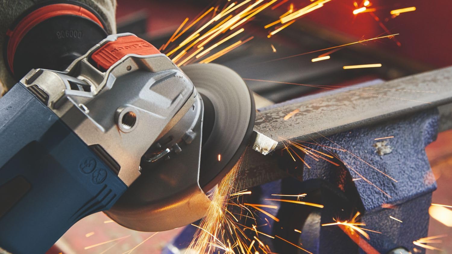 How To Change The Head On An Angle Grinder